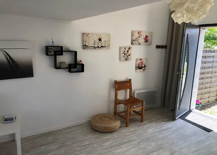 Maison Au Calme Climatisee Avec De Mai A Fin Septembre رويا