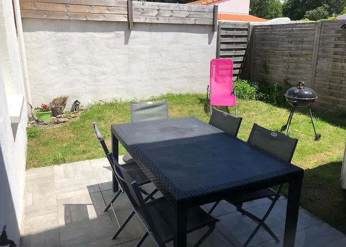 Maison Au Calme Climatisee Avec De Mai A Fin Septembre Hébergement de vacances *