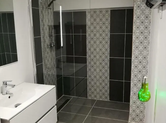 Maison Au Calme Climatisee Avec De Mai A Fin Septembre *